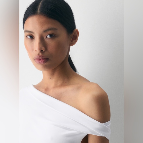 Aritzia Contour Ravish Top - Picture 2 of 3